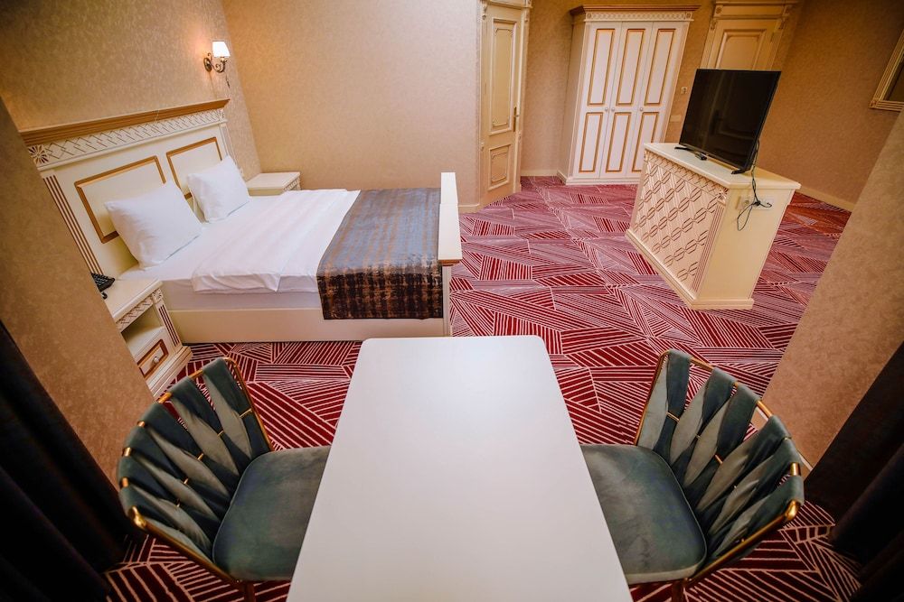 Krone Hotel Superior Double Room 3