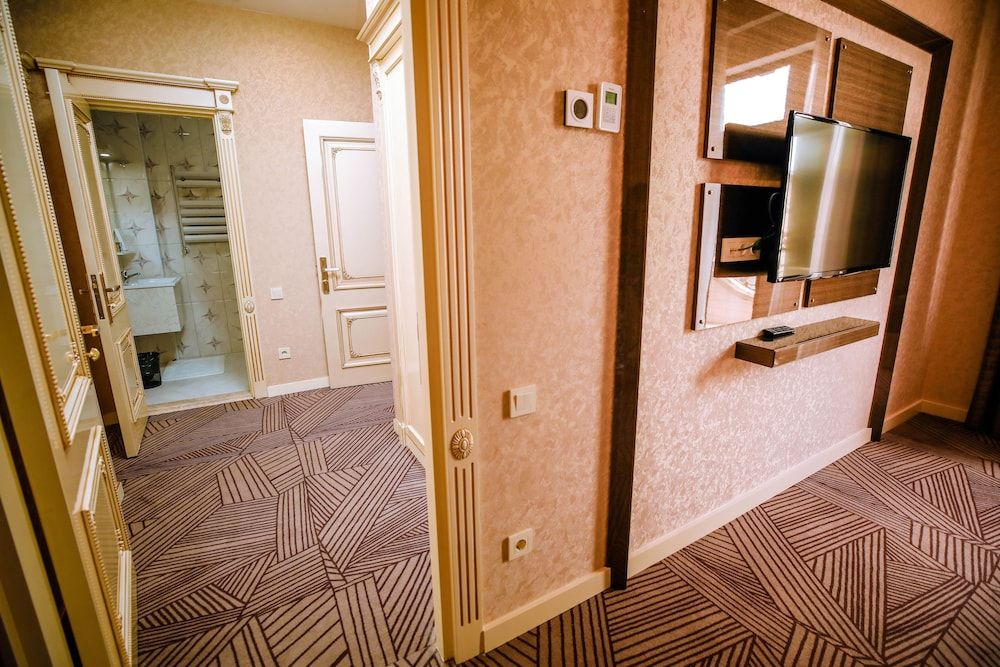 undefined Krone Hotel 4