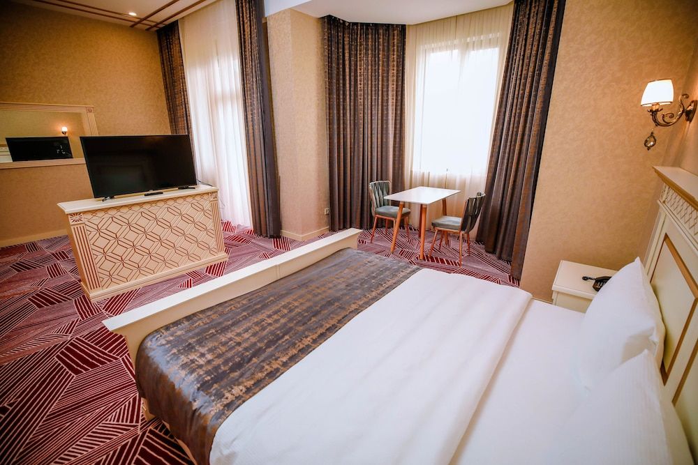Krone Hotel Superior Double Room 5