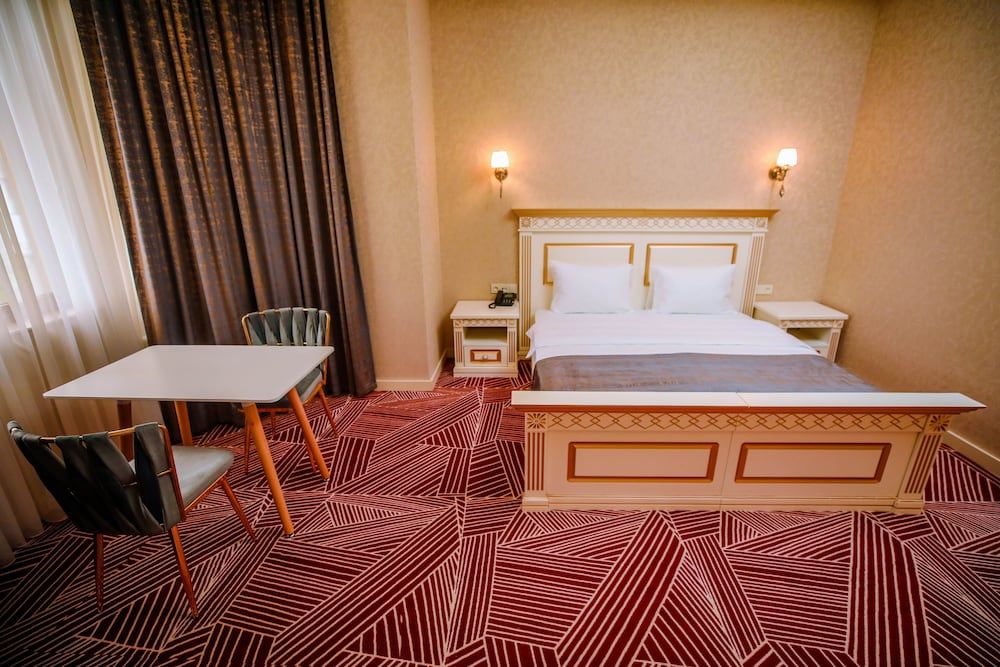 Krone Hotel Superior Double Room 4