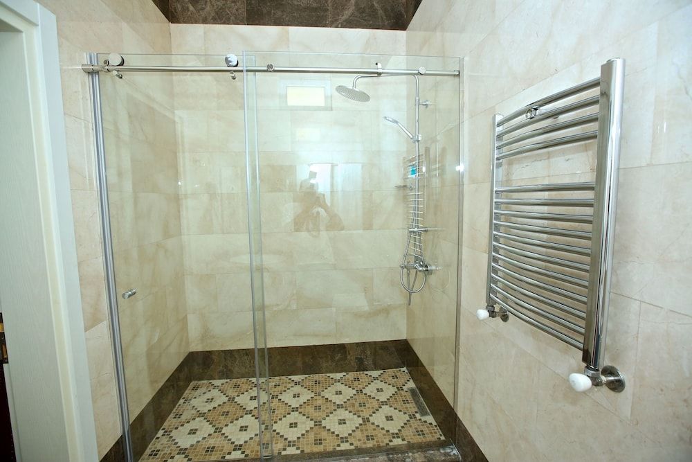 Miraj Hotel Standard Double Room 3