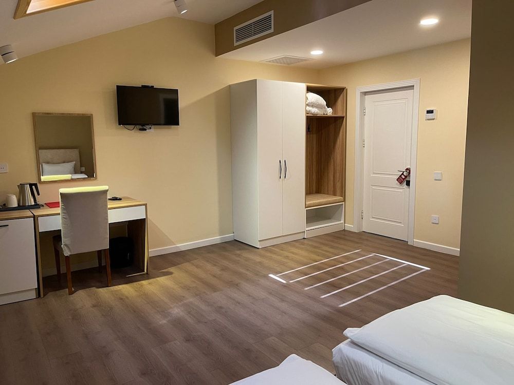 OLF Hotel Superior Twin Room 4