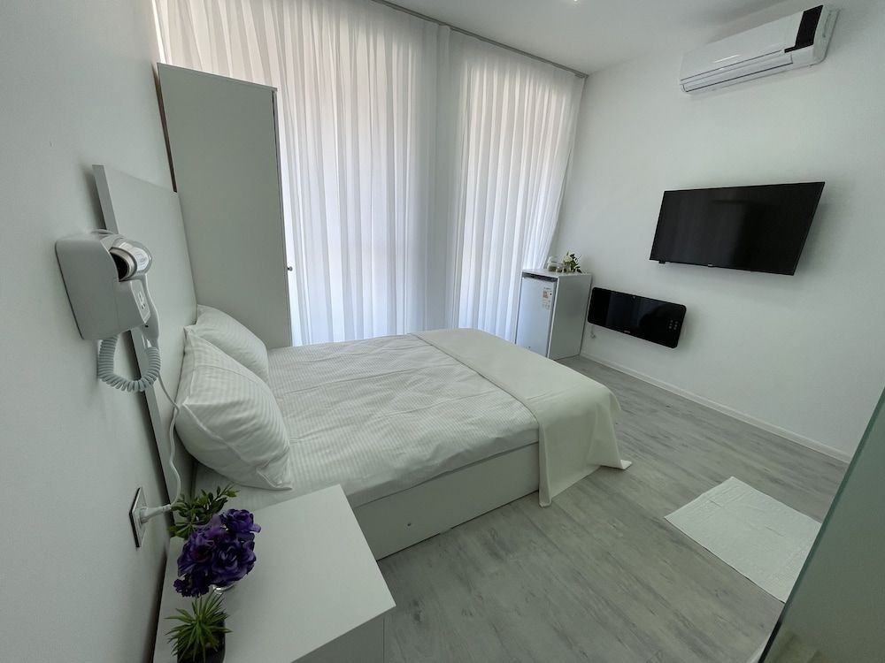 La Maison Blanche Baku Economy Room 2