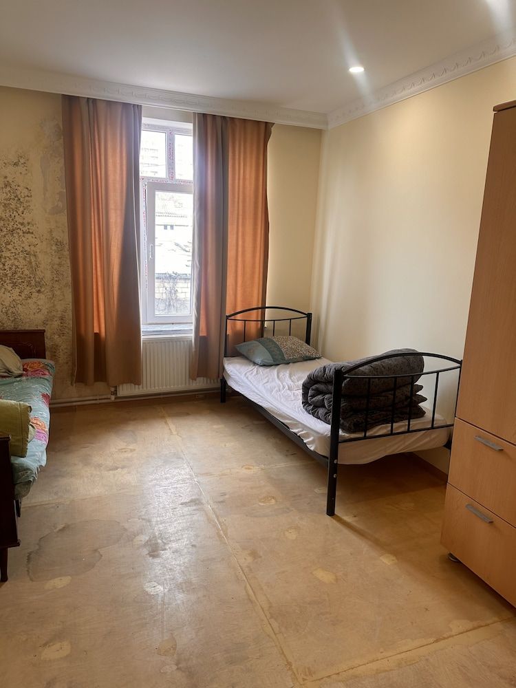 Rova Hotel/Hostel Basic Double or Twin Room 39