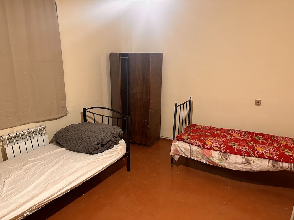 Rova Hotel/Hostel Basic Double or Twin Room 15