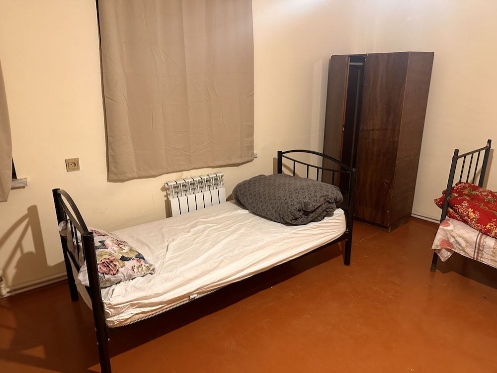 Rova Hotel/Hostel Basic Double or Twin Room 14