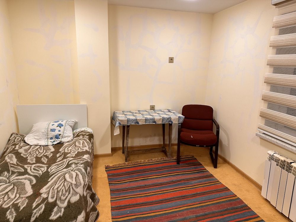 Rova Hotel/Hostel Basic Double or Twin Room 48