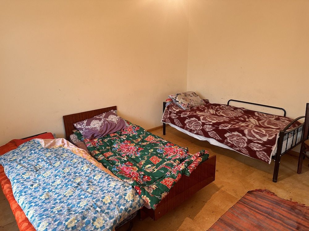 Rova Hotel/Hostel Basic Double or Twin Room 7