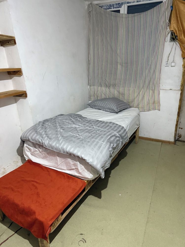 Rova Hotel/Hostel Economy Shared Dormitory, Multiple Beds, Non Smoking, Garden Area 4