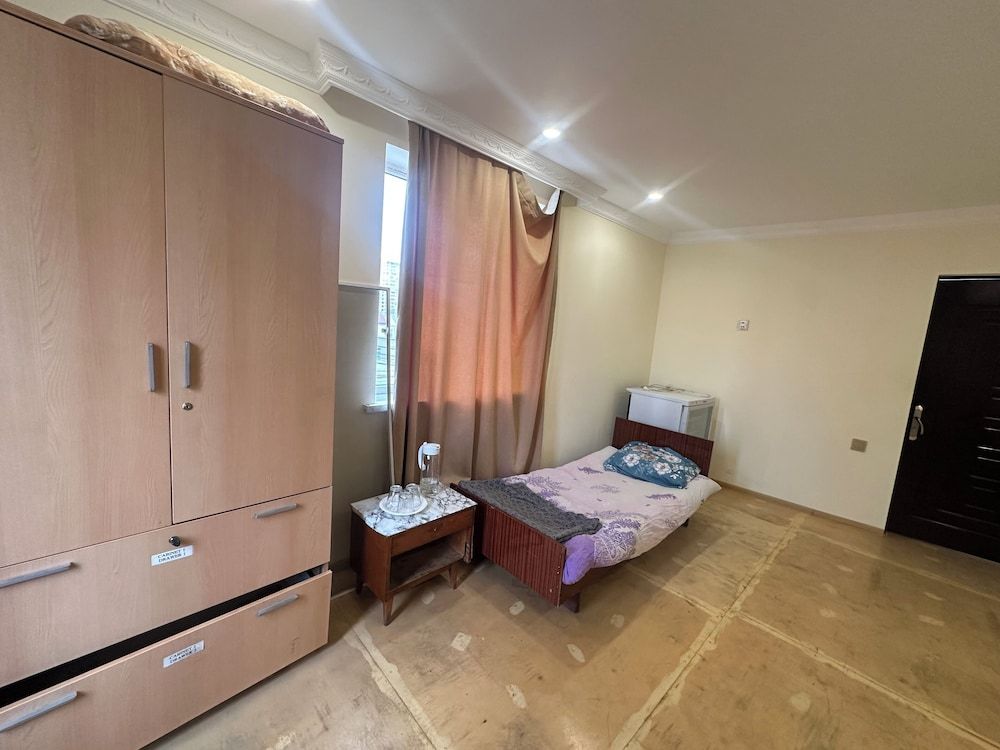 Rova Hotel/Hostel Basic Double or Twin Room 25