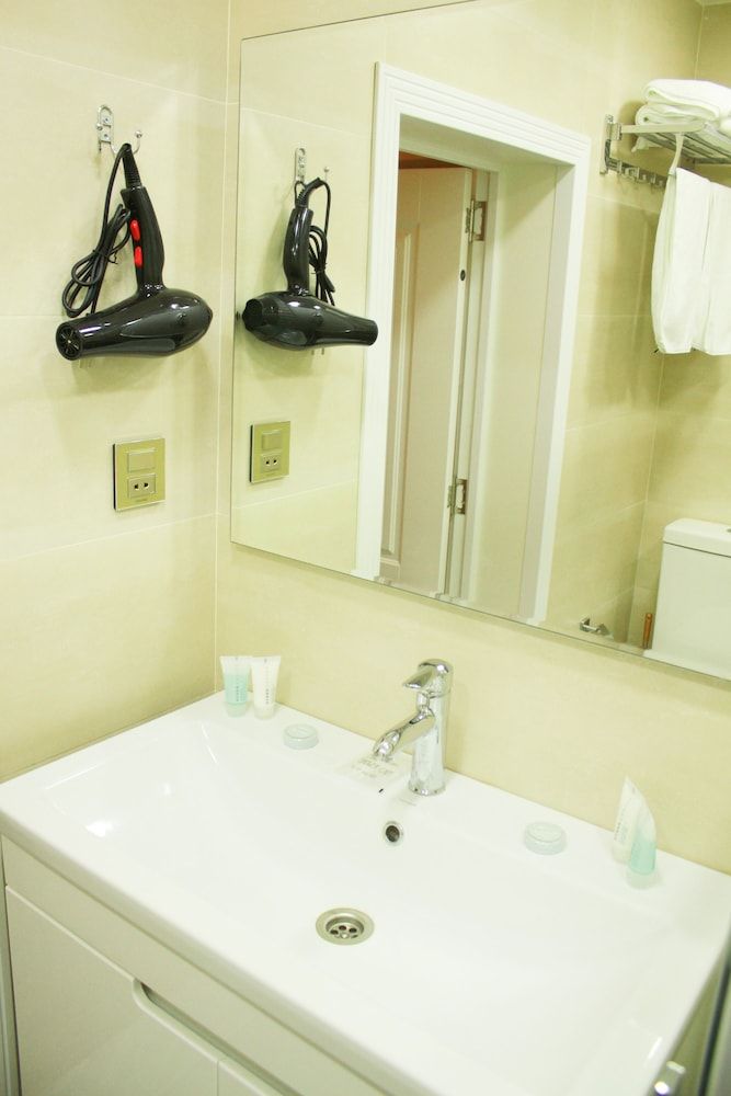 Citadel Boutique Hotel Standard Twin Room 7