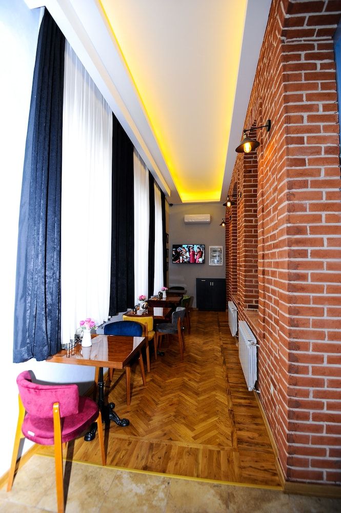 undefined Renaissance Boutique Hotel 10