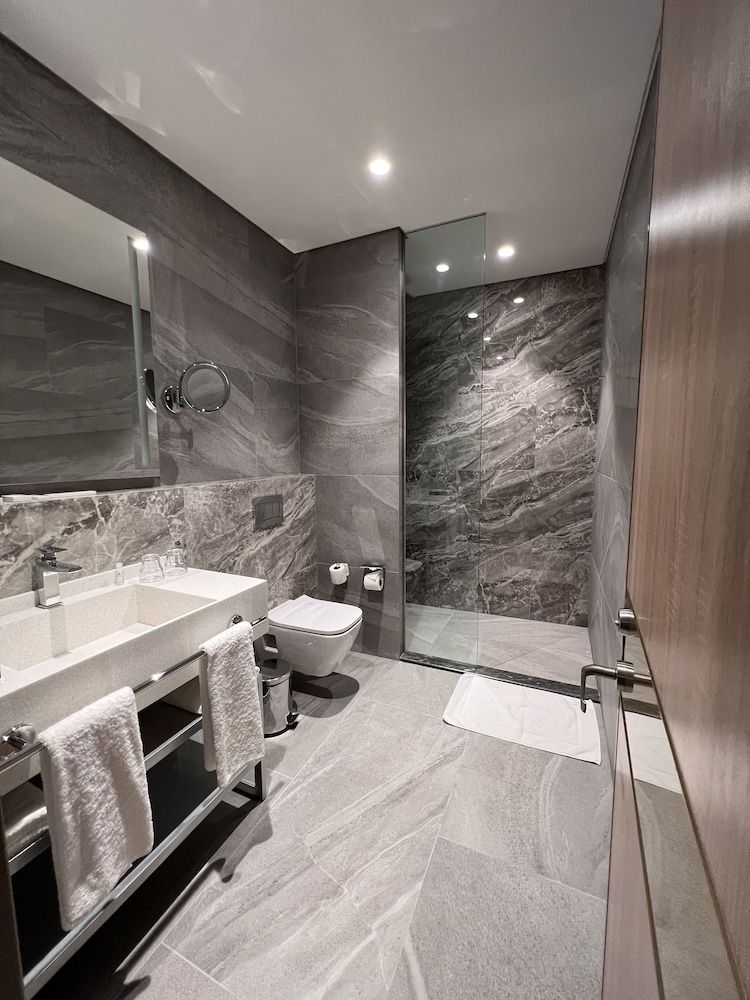 Wyndham Garden Baku Standard Twin Room, Non Smoking 3