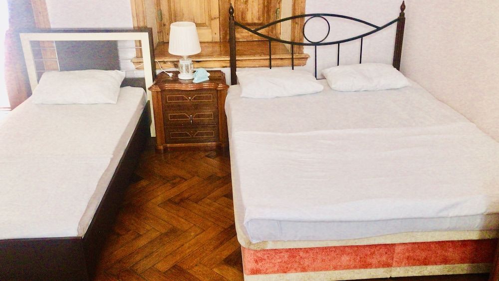 The Punjab Residency - Hostel Family Room, Balcony 2