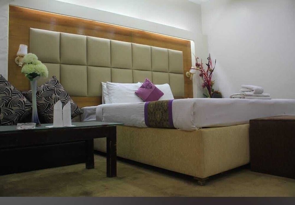 undefined Grand Plaza Hotel 9