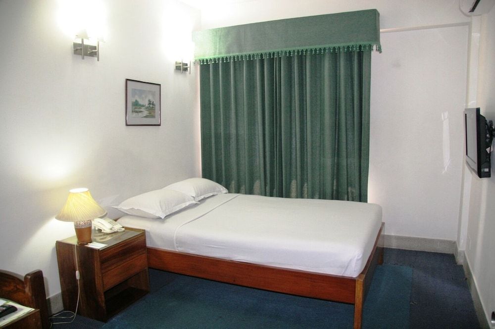 undefined White House Hotel 4