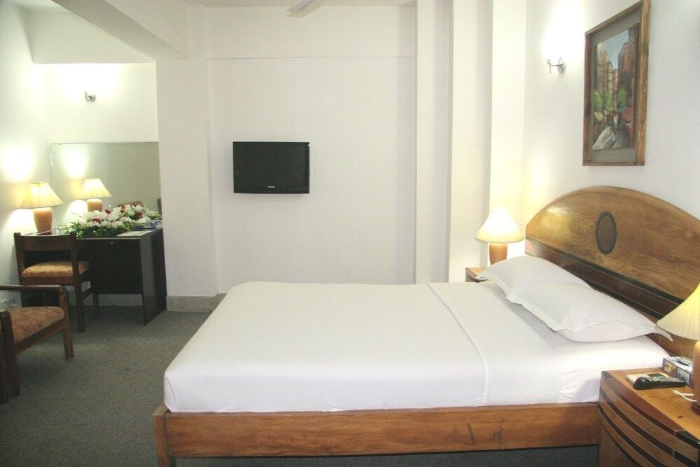 undefined White House Hotel 3