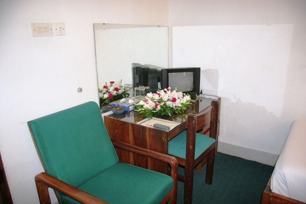 White House Hotel Deluxe Double or Twin Room 5