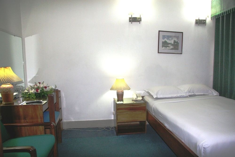 White House Hotel Deluxe Double or Twin Room 3