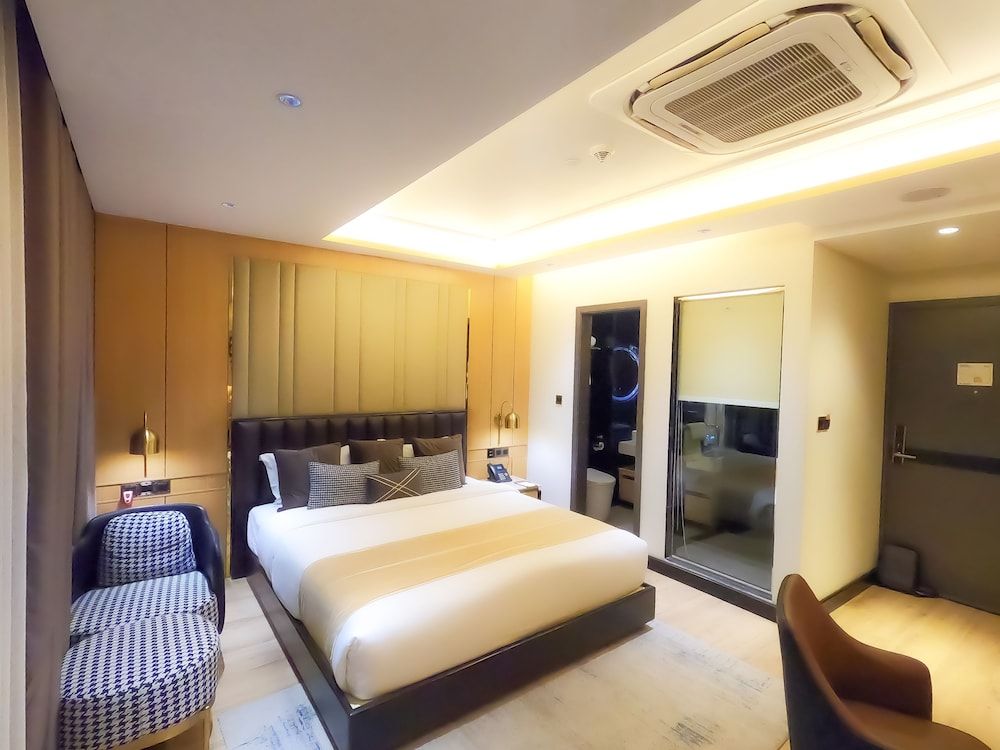 The Zabeer Dhaka Deluxe Room, 1 Queen Bed 5