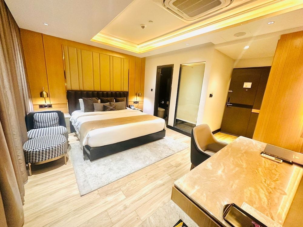 The Zabeer Dhaka Deluxe Room, 1 Queen Bed 6