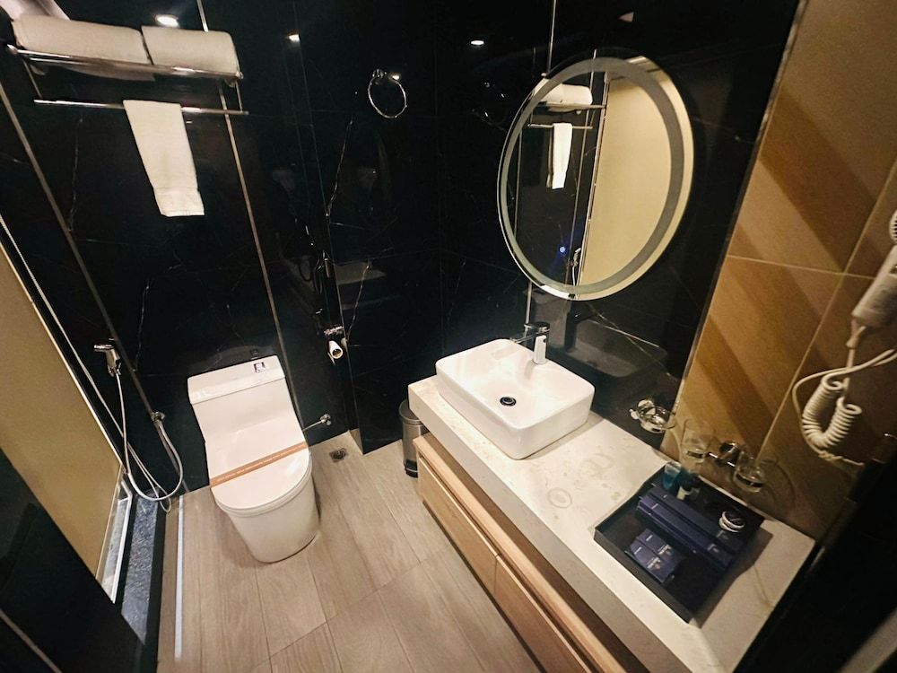 The Zabeer Dhaka Deluxe Room, 1 Queen Bed 10