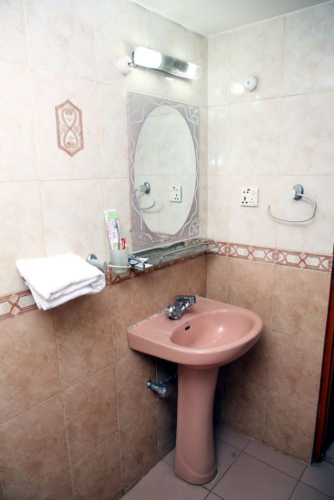 Hotel Royal Palace Standard Double or Twin Room 4