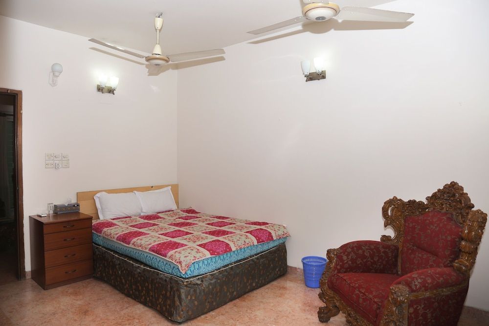 undefined Maya Service Apt 9