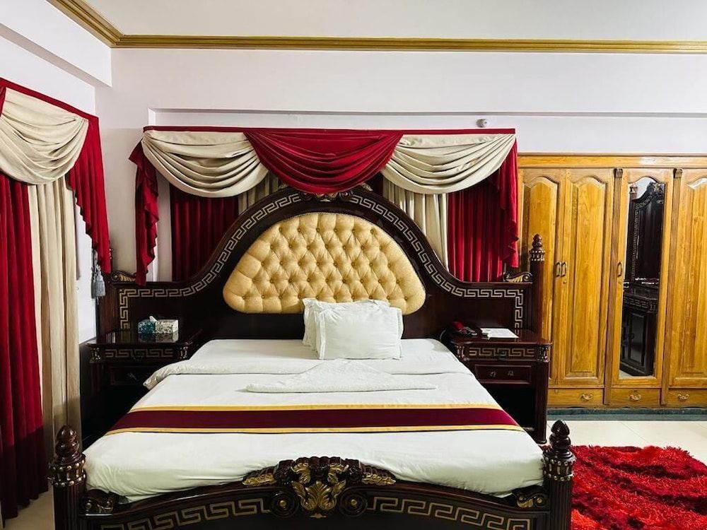 undefined Hotel Blue Bird 5