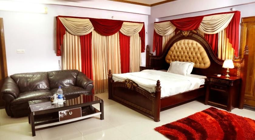 undefined Hotel Blue Bird 4