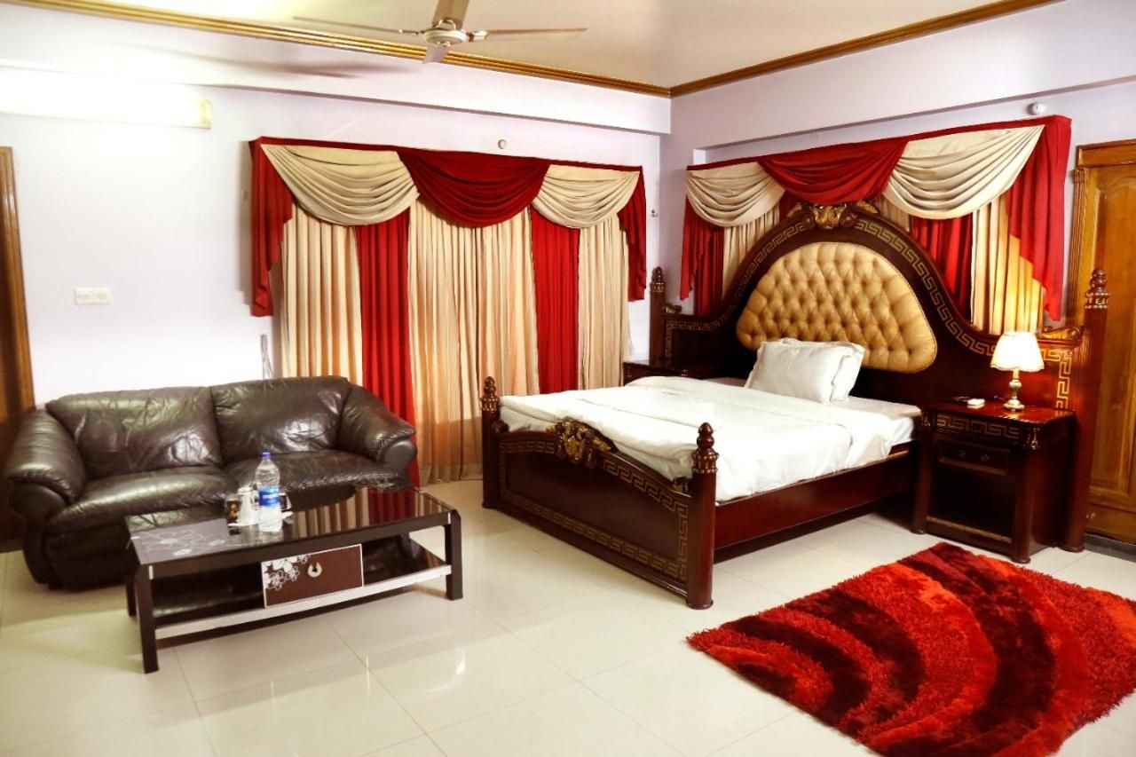 undefined Hotel Blue Bird 5