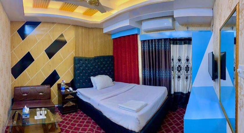 undefined Hotel Blue Bird 9
