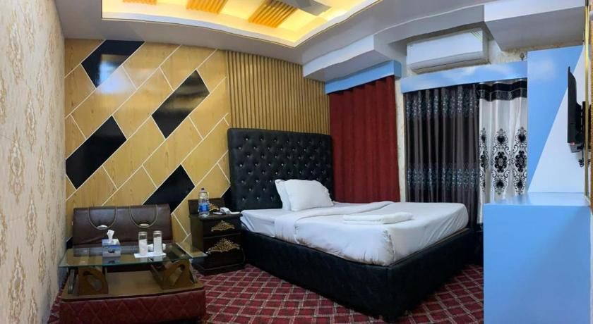 undefined Hotel Blue Bird 8