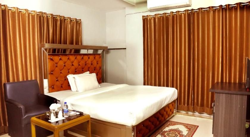 undefined Hotel Blue Bird 6
