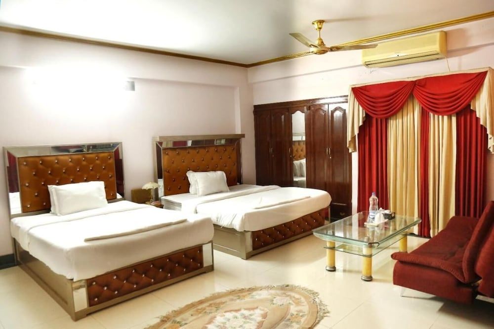 undefined Hotel Blue Bird 2