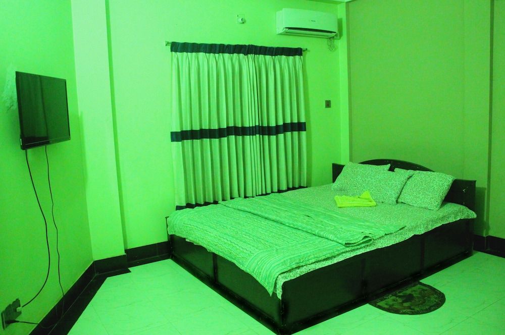 Tony's Place Superior Room, Multiple Beds, Accessible, Smoking 3