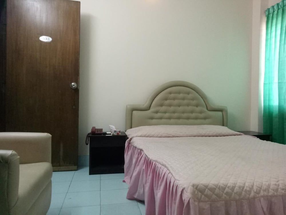 Hill Town Residence Deluxe Double or Twin Room 3