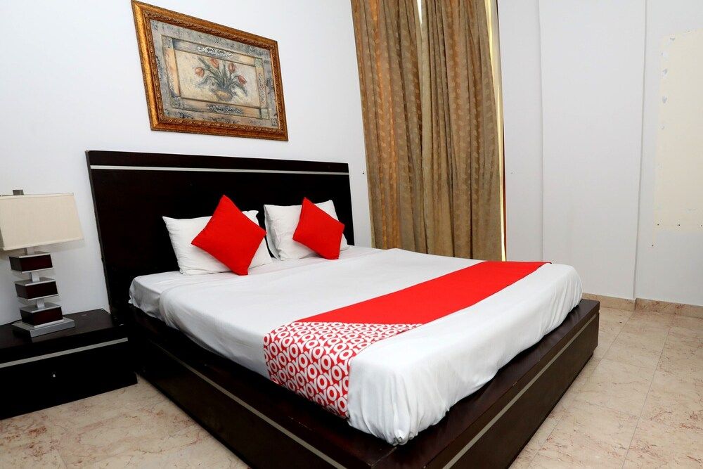 OYO 117 Al Jabriya Suites Apartment, 2 Bedrooms 3