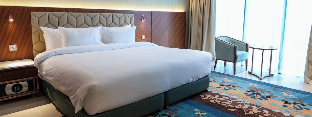 The Seven Hotel Deluxe Studio, 1 King Bed, City View 4