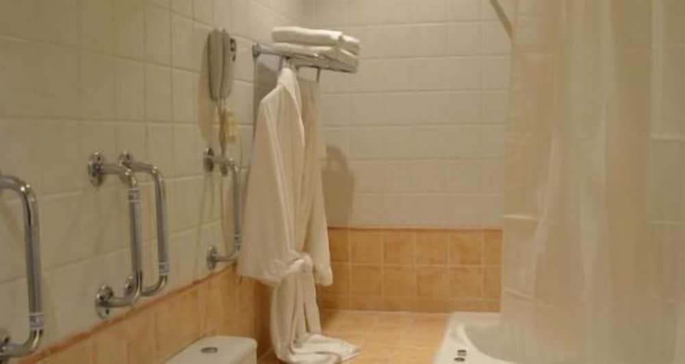 Gulf Pearl Hotel Single Room 4