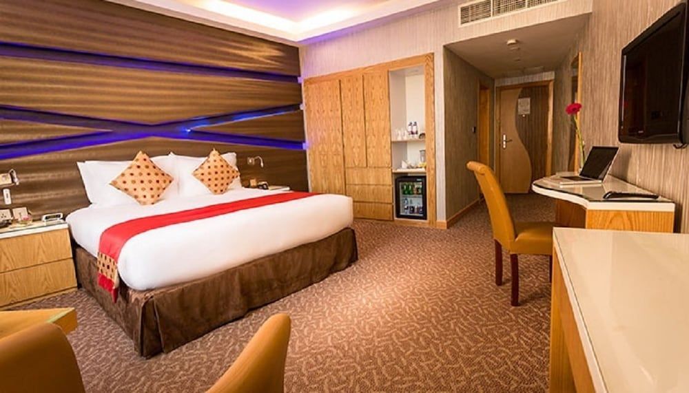 Al Safir Hotel & Tower Deluxe King room