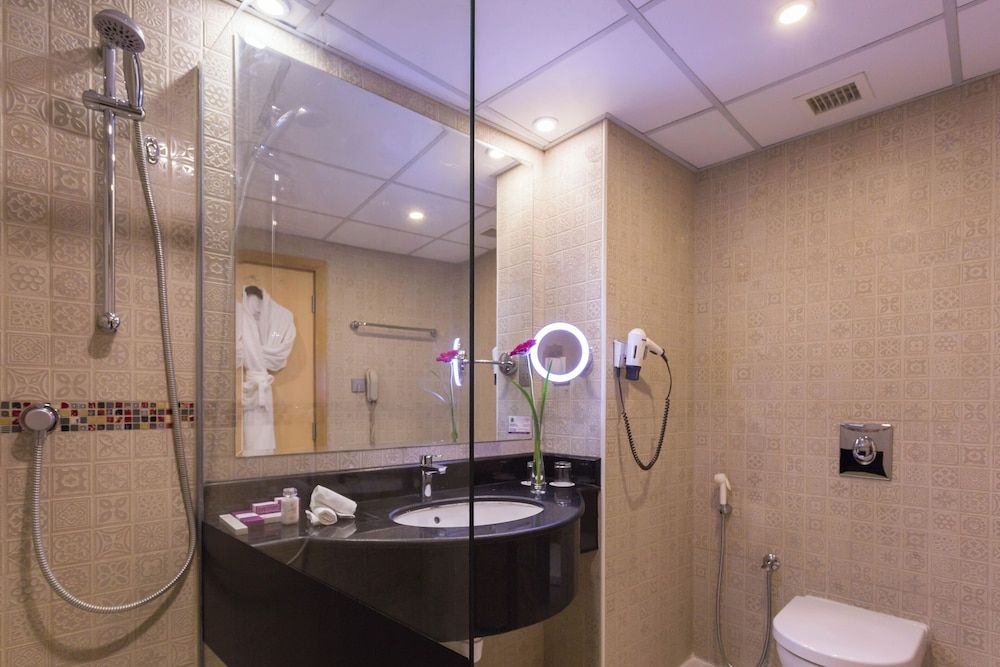 Al Safir Hotel & Tower Deluxe King room 5