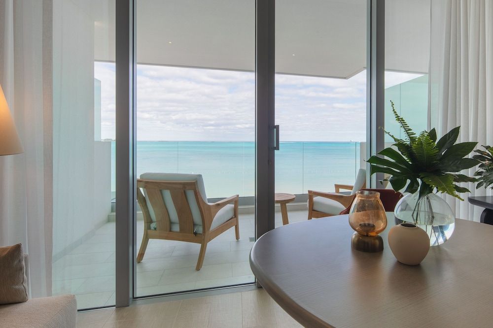 Goldwynn Resort & Residences Ocean front Studio- King bed only 3