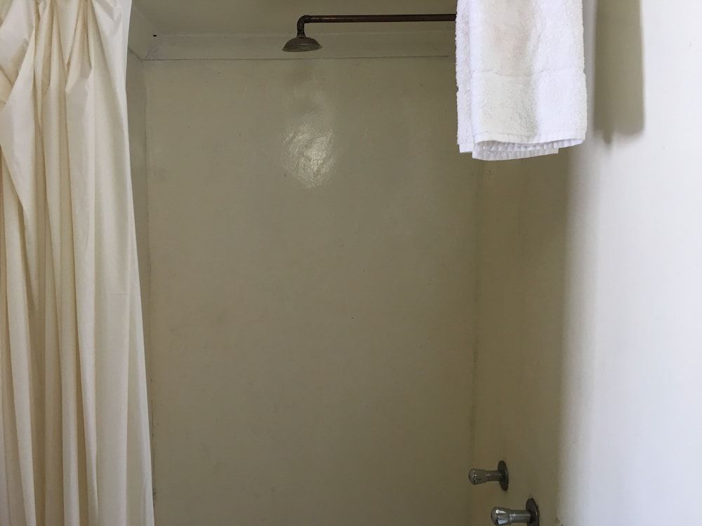 Athoma Guest House Standard Twin Room 7