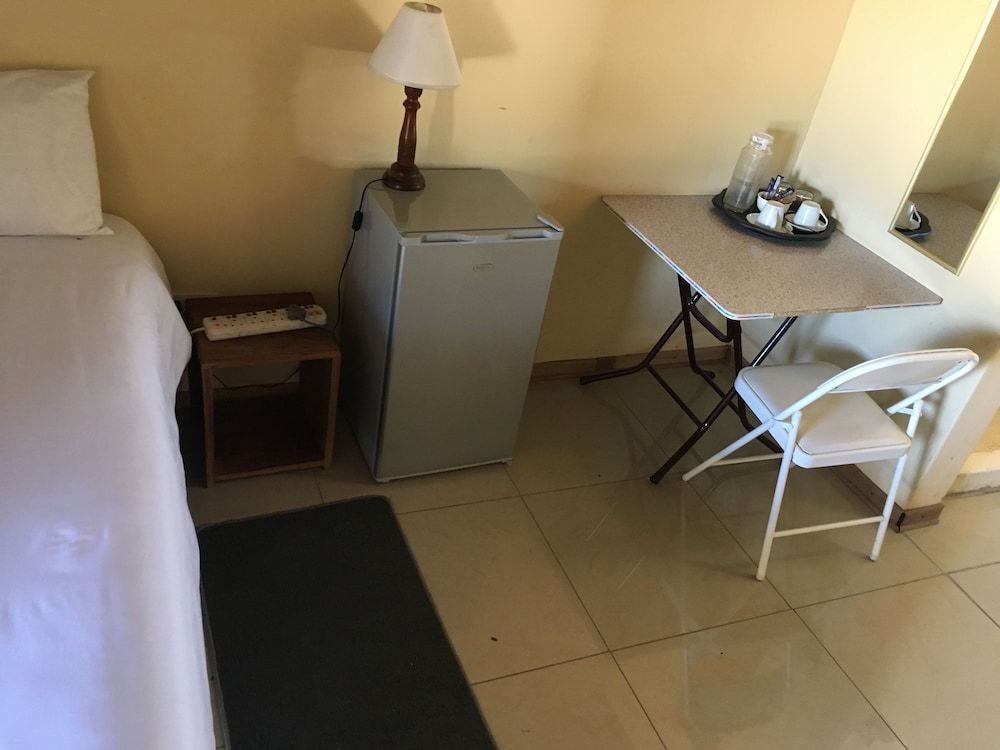 Athoma Guest House Standard Twin Room 6