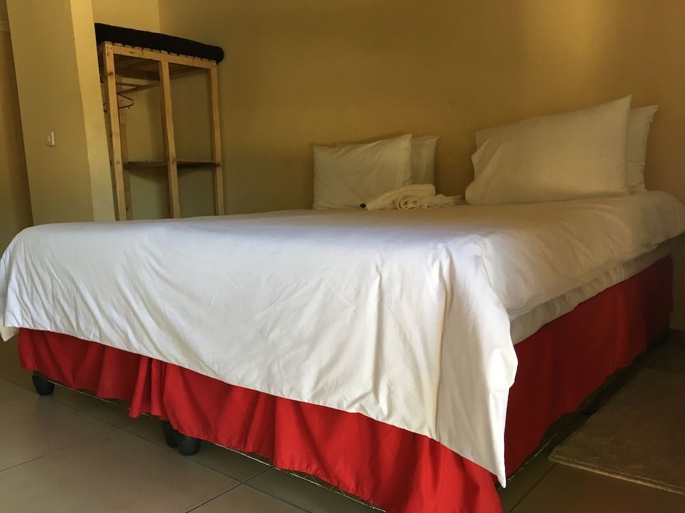 Athoma Guest House Standard Double Room, Garden View 4