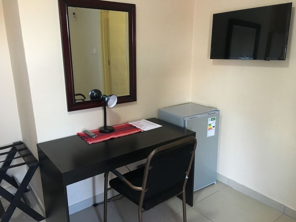 Beautiful Gates Guest House Standard Double Room, 1 Queen Bed 4