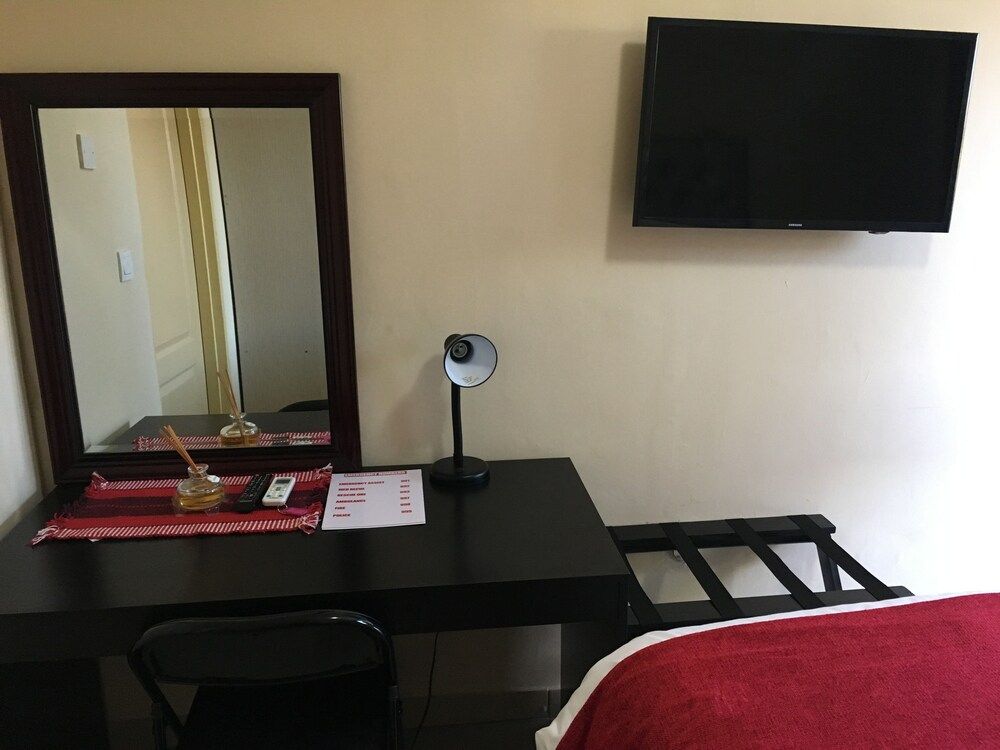 Beautiful Gates Guest House Standard Double Room, 1 Queen Bed 2