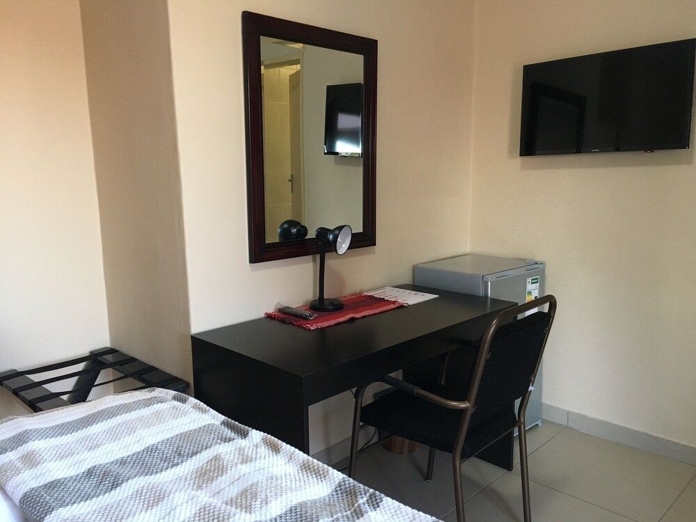 Beautiful Gates Guest House Standard Double Room, 1 Queen Bed 3