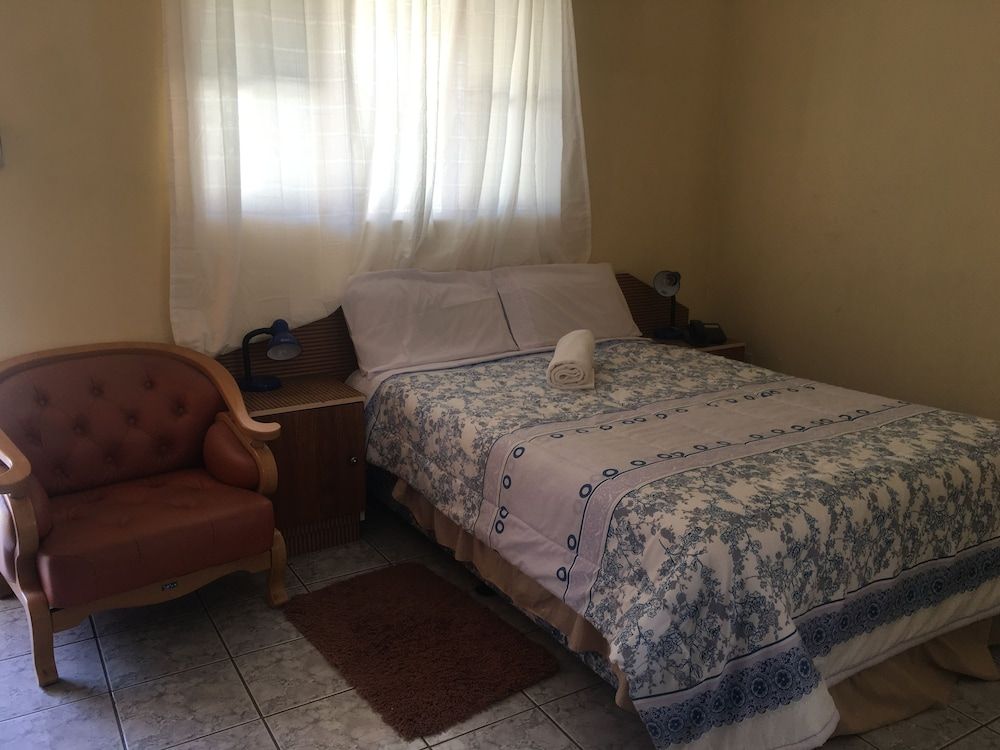 Tshesebe Stopover Motel Standard Double Room 2